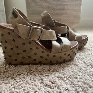 Volcom Studded Tan Wedge Sandals